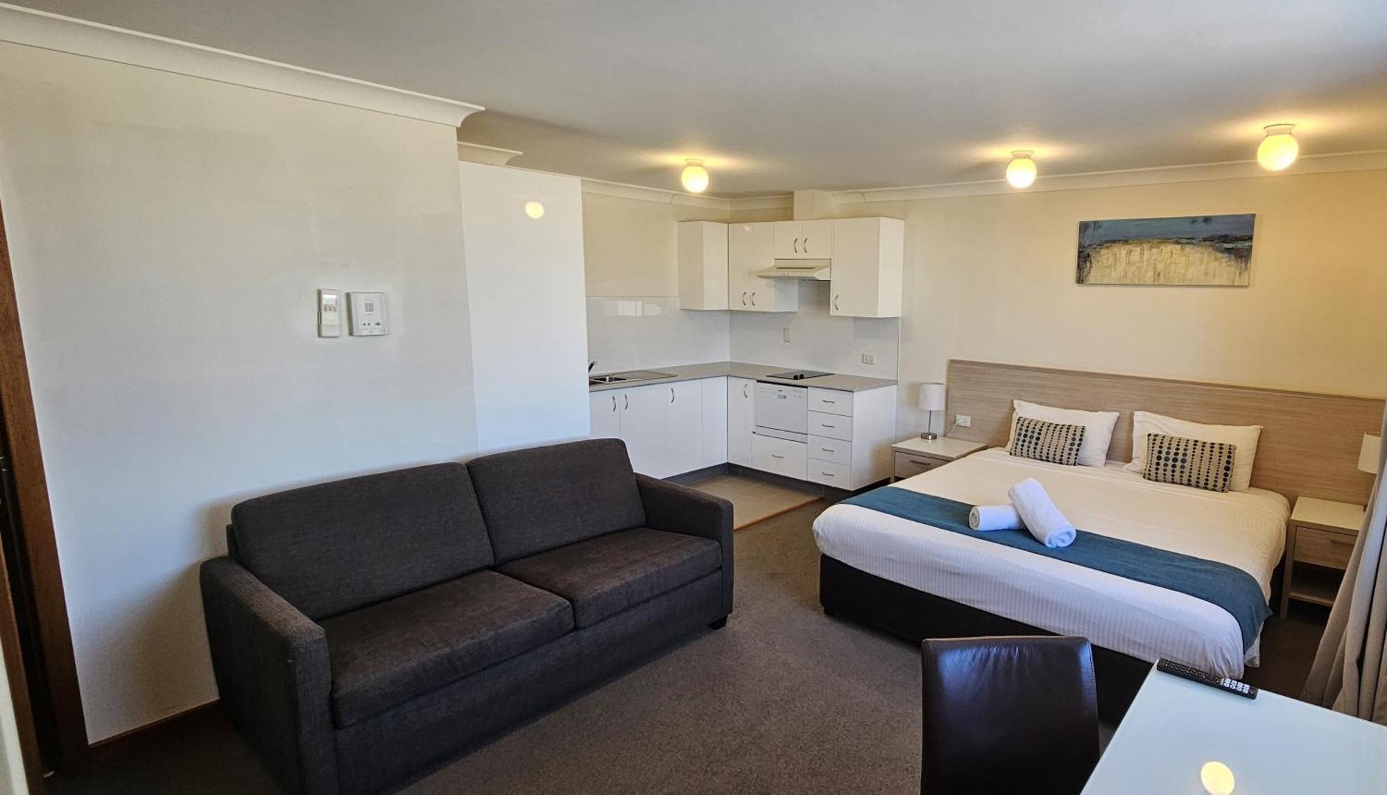 Shores Aparthotel