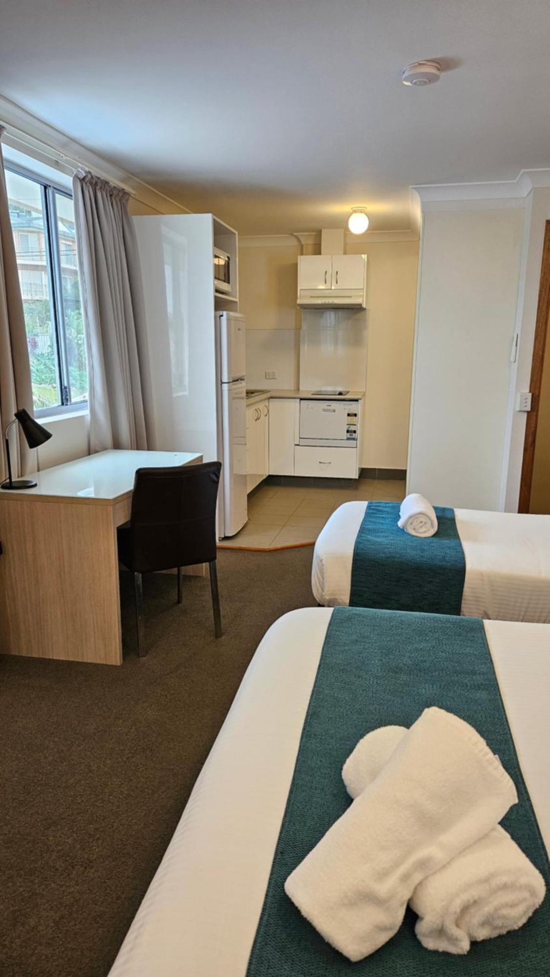 Shores Aparthotel