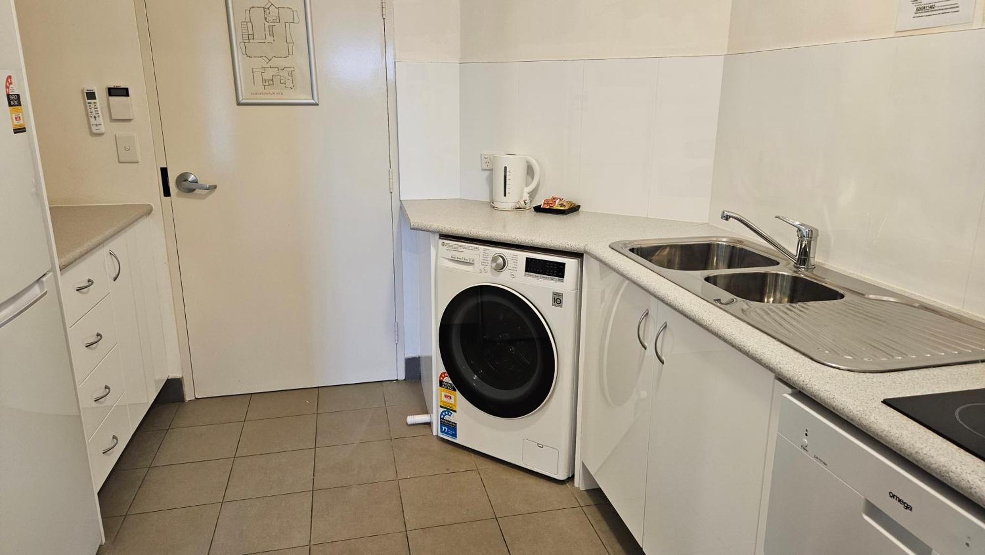 Aparthotel Shores 4*