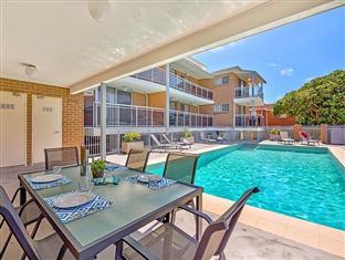 Shores Aparthotel